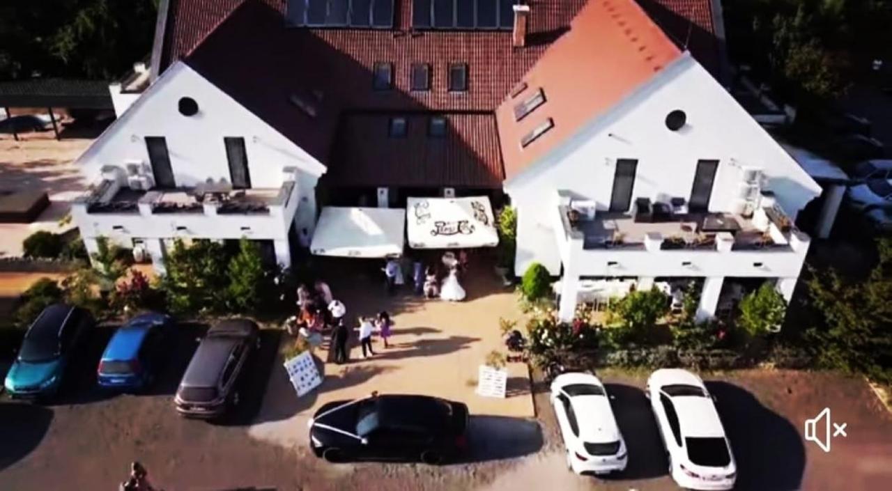 Caballus Lovasmajor Panzio Nyíregyháza Exterior foto