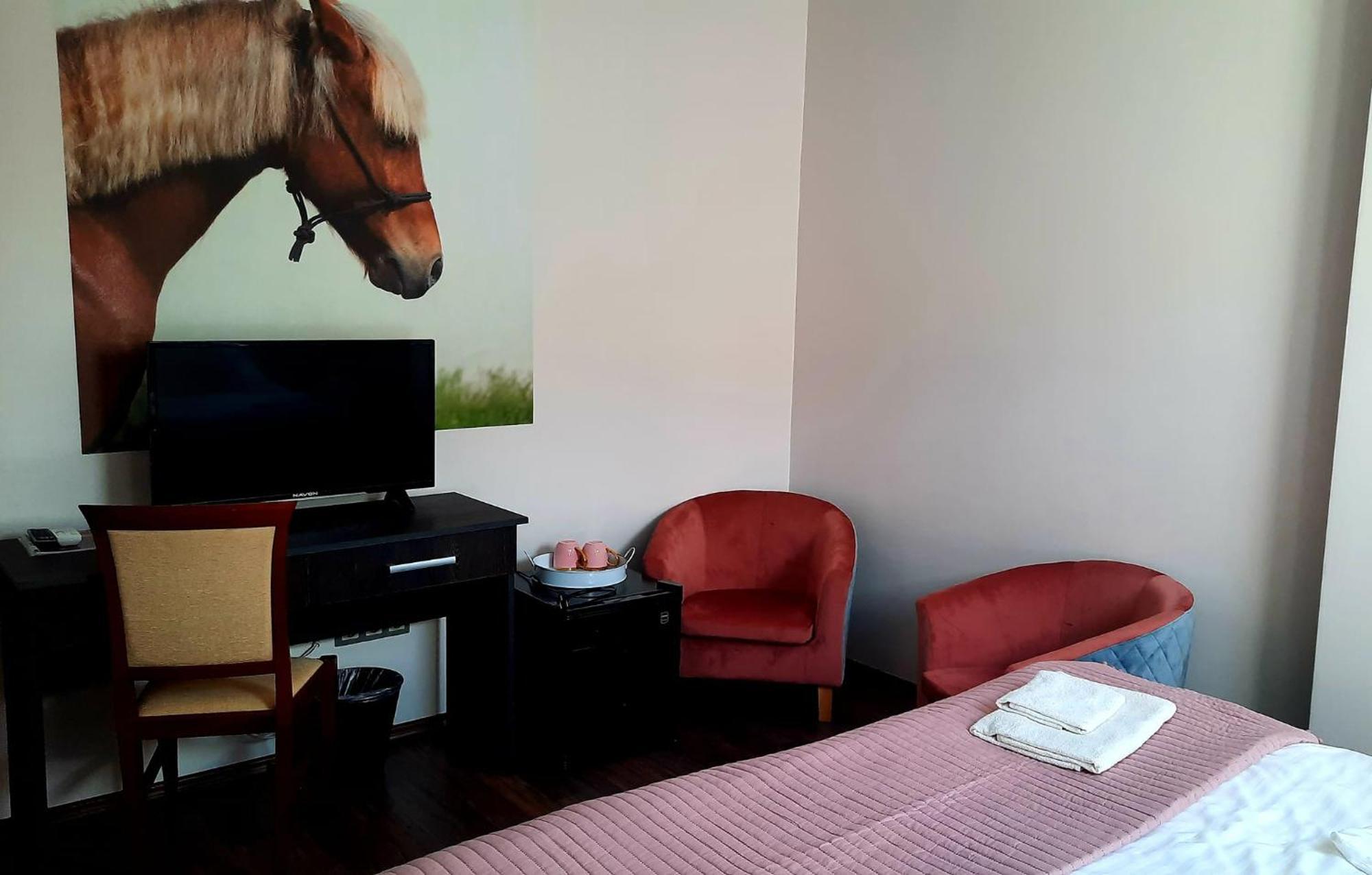 Caballus Lovasmajor Panzio Nyíregyháza Exterior foto